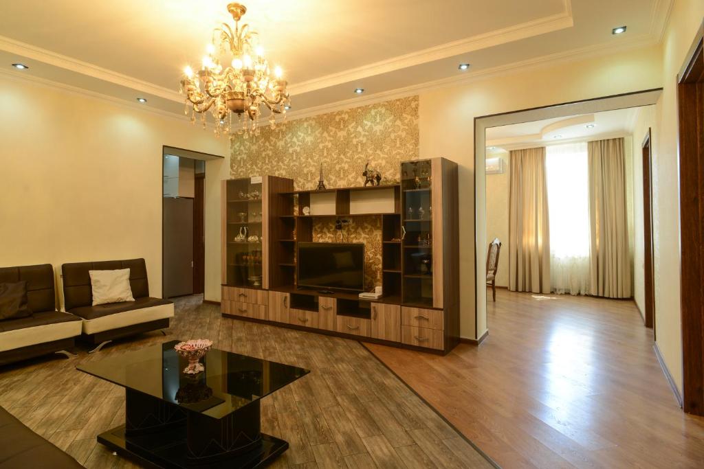 Old Tbilisi Apartment - Üç Yatak Odalı Daire