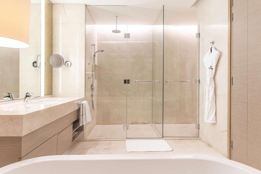 Koupelna v ubytování Radisson Collection Muscat, Hormuz Grand