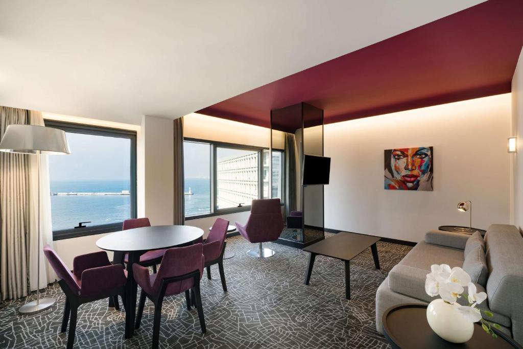 Park Inn by Radisson Izmir - Suite Met Uitzicht Op Zee