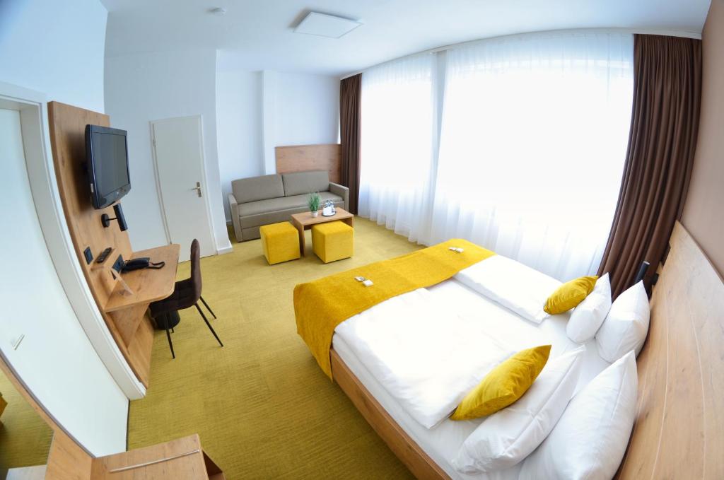 Hotel Am Markt - Quadruple Room