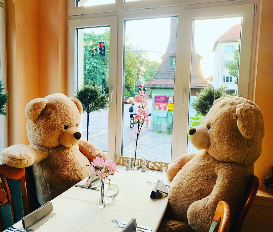 Fotografie z fotogalerie ubytování ZU DEN LINDEN - RADEBEUL Pension mit Restaurant v destinaci Radebeul