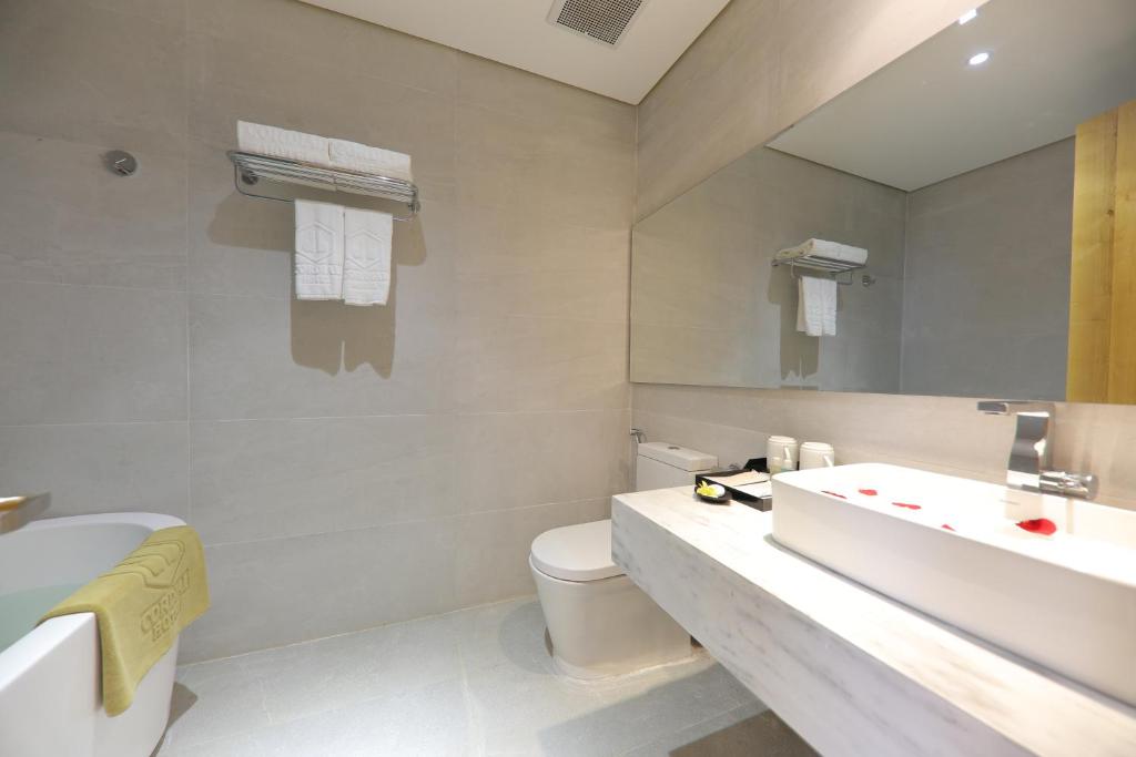 Koupelna v ubytování Cordial Beach Hotel Da Nang