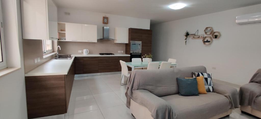 Cucina o angolo cottura di Lorenza Letting Maisonette