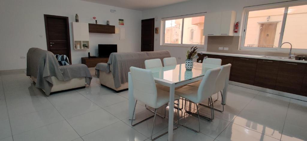 Area soggiorno di Lorenza Letting Maisonette