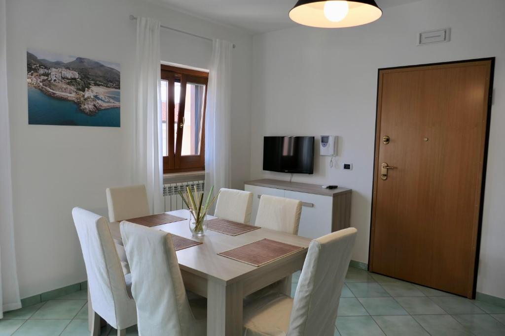 Telewizja i/lub zestaw kina domowego w obiekcie Ganimede Apartament