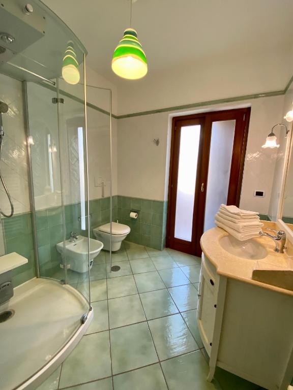 Łazienka w obiekcie Ganimede Apartament