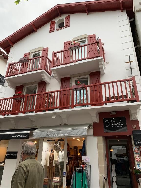 Hotel Les Almadies - Coeur de Ville, Saint-Jean-de-Luz – Updated 2023 Prices