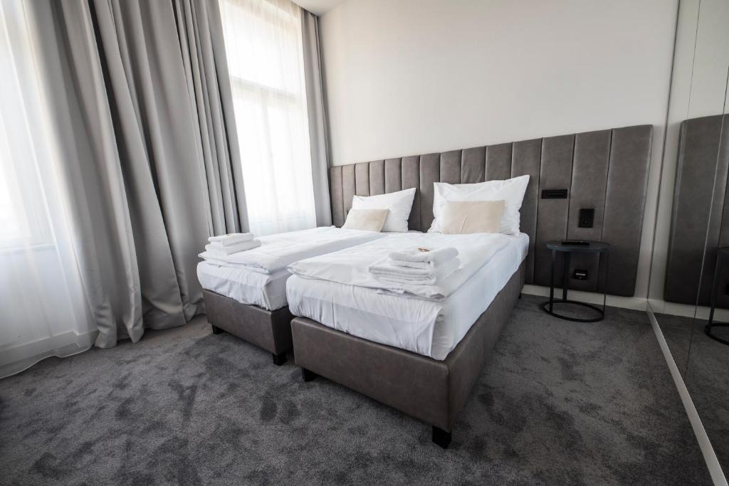 The Gold Bank - Resim 26