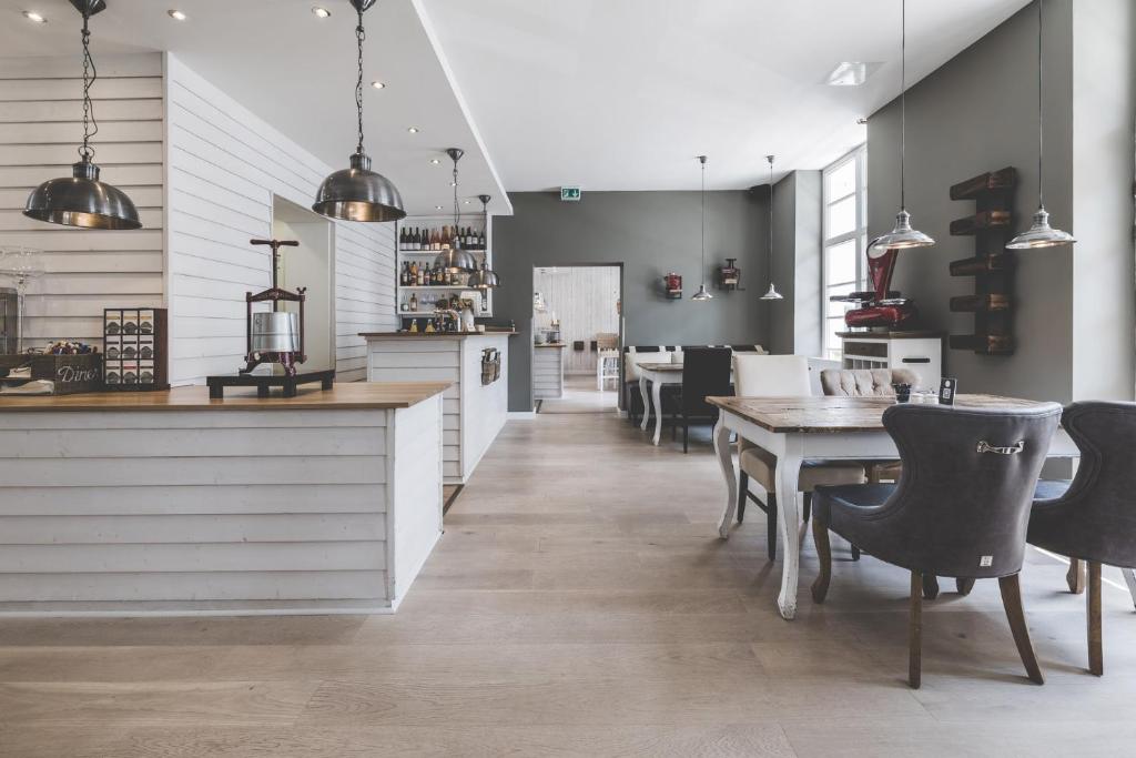 Příslušenství pro přípravu čaje a kávy v ubytování Suite Hotel Binz Familienhotel Rügen