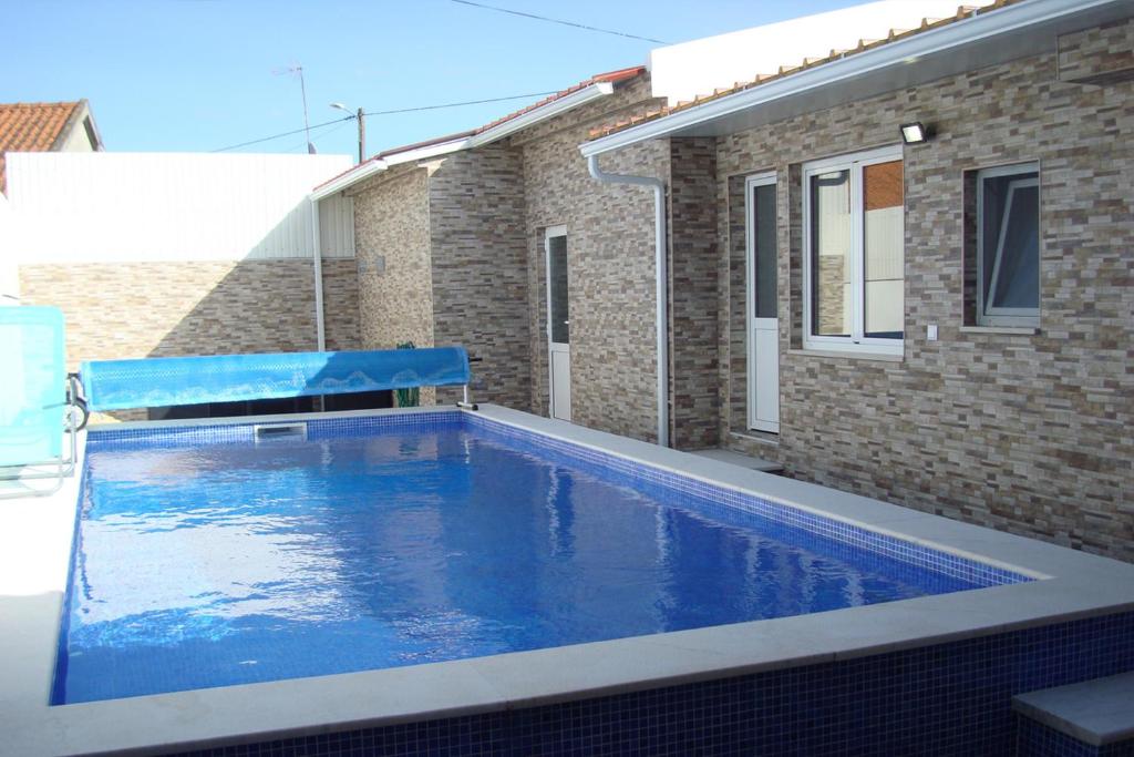 Bazén v ubytování Akivillas Ribatejo Grey nebo v jeho okolí