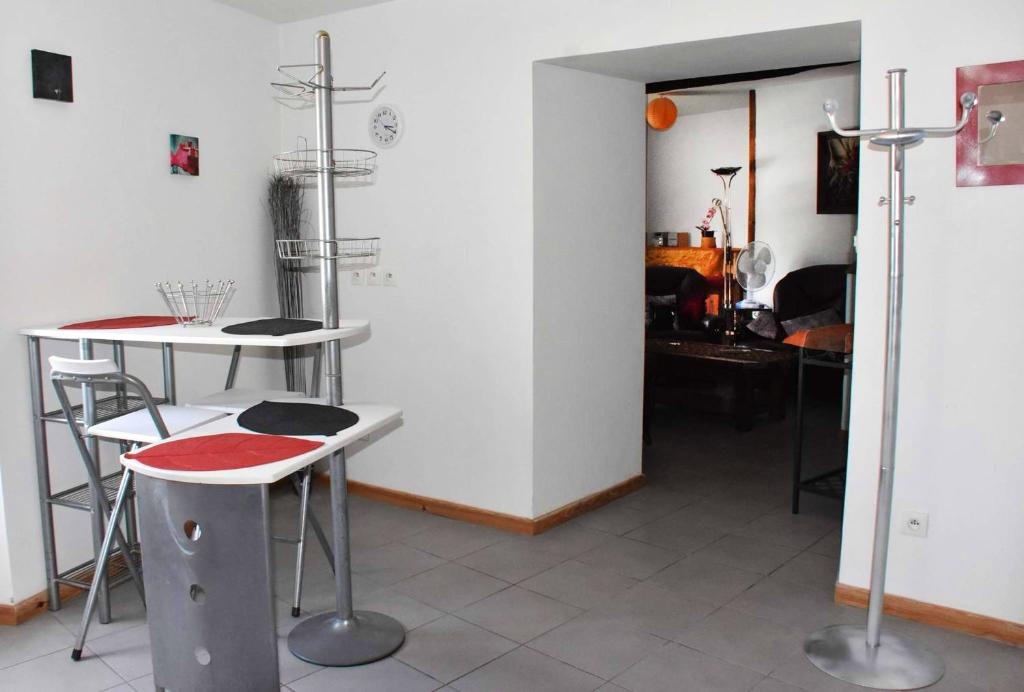 Appartement d'une chambre avec vue sur le lac balcon et wifi a Trebes