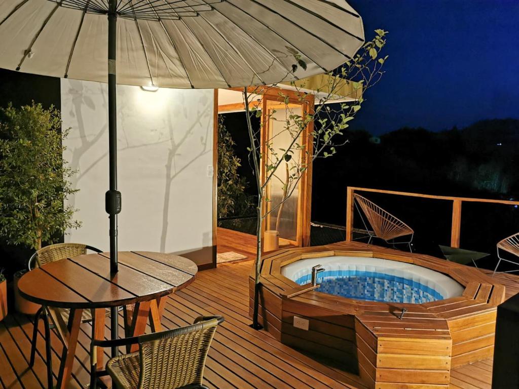 Bazén v ubytování Nazca Glamping nebo v jeho okolí
