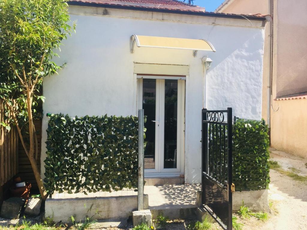 Photo de la galerie de l'établissement Superbe Studio indépendant entre mer et campagne, au Pradet