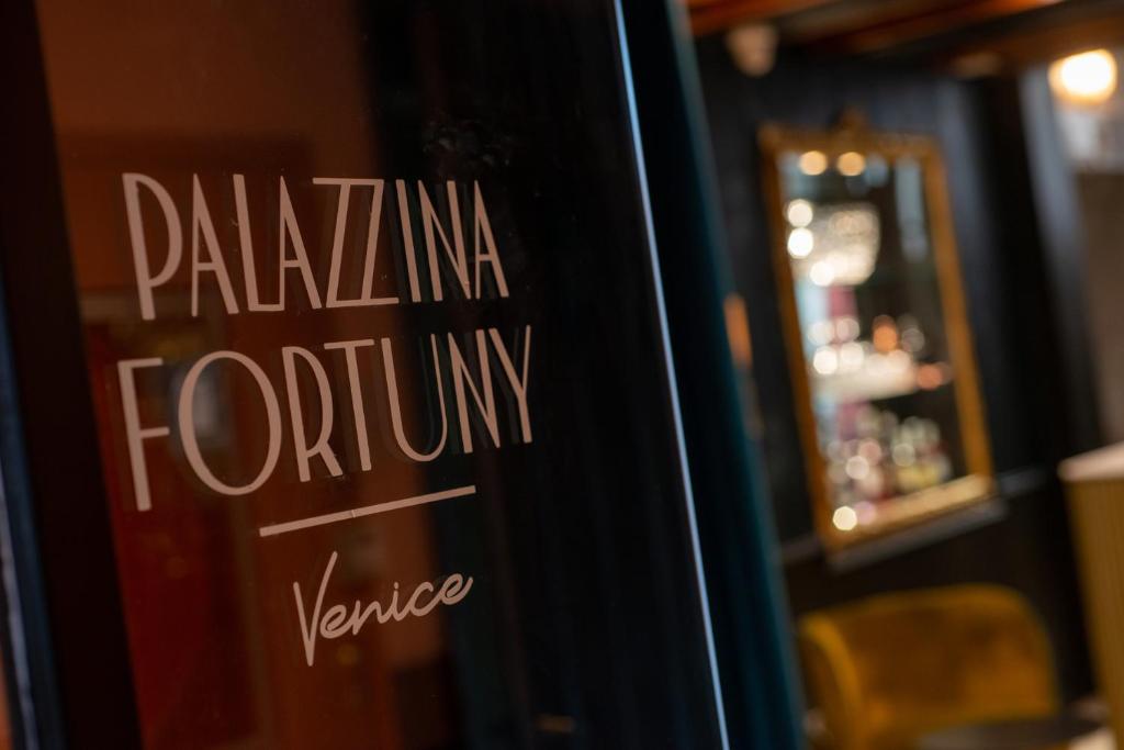 Certifikát, hodnocení, plakát nebo jiný dokument vystavený v ubytování Palazzina Fortuny