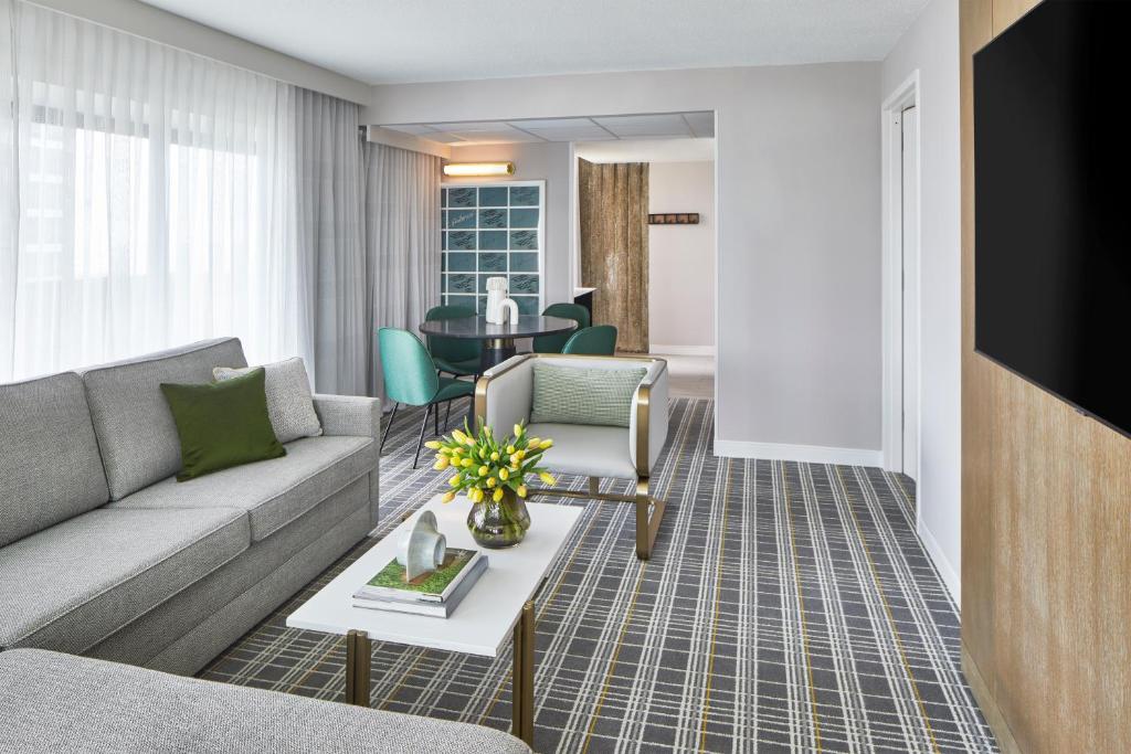 Hyatt Regency Atlanta - Executive Suite With Balcony