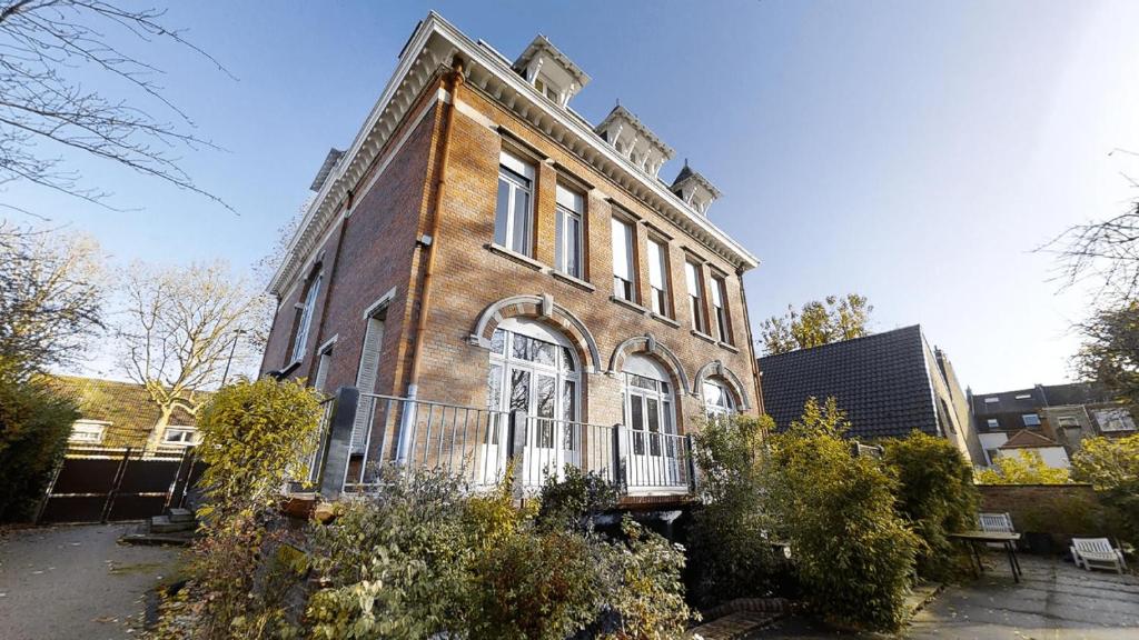 Hoone, kus hotell asub