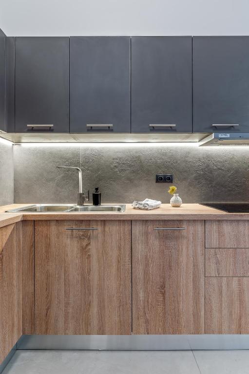 Athena Studio in Gazi - 6