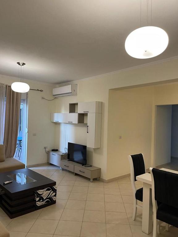 Melina Apartment - Imazhi 4