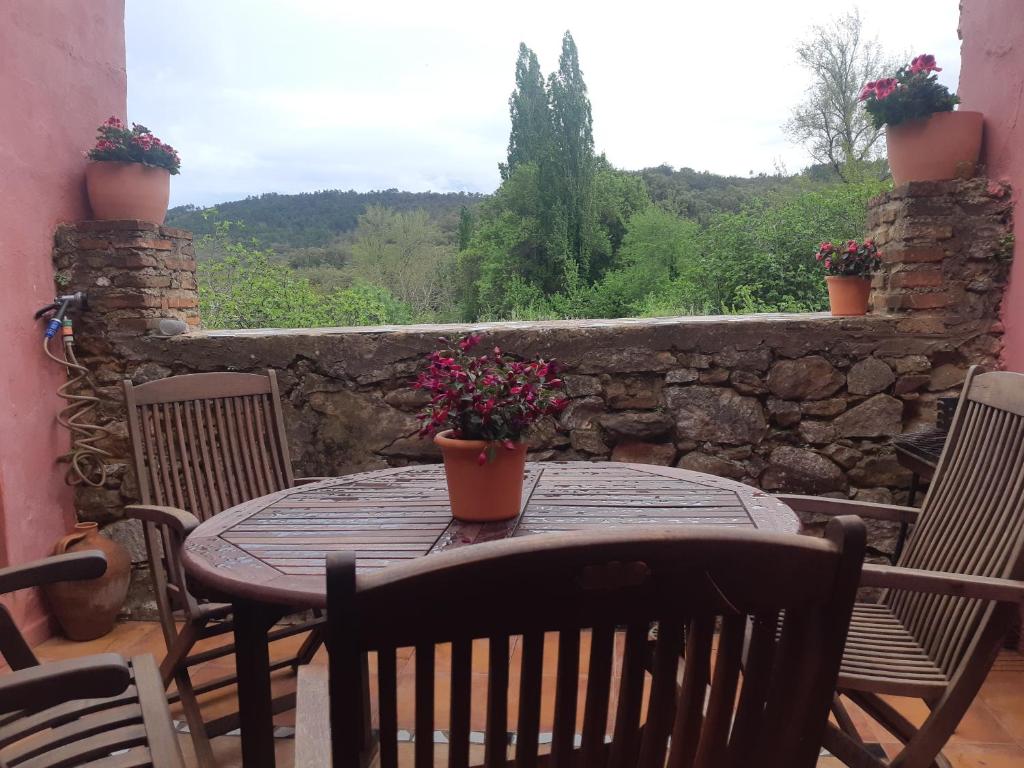 A general mountain view or a mountain view taken from the holiday home