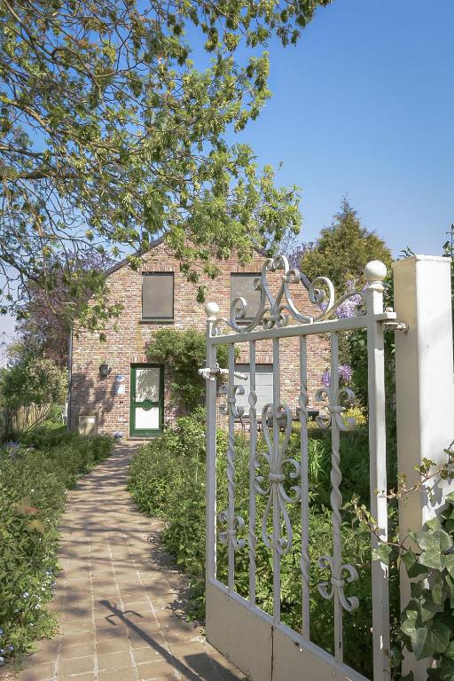 land s' end - Three-Bedroom House