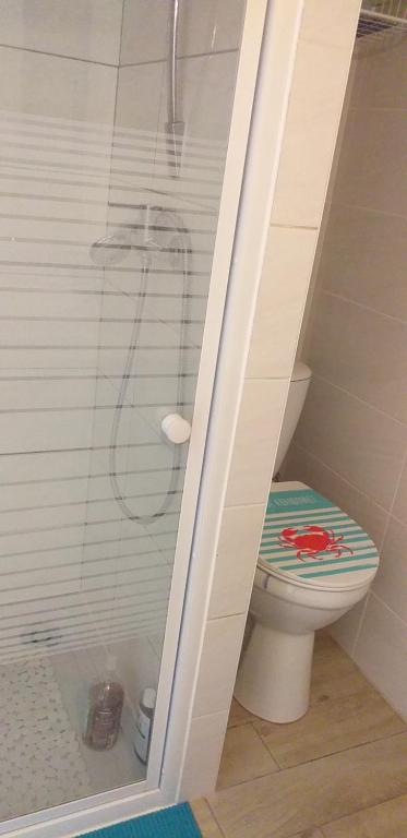 Koupelna v ubytování MAISONNETTE AU BORD DE L ETANG
