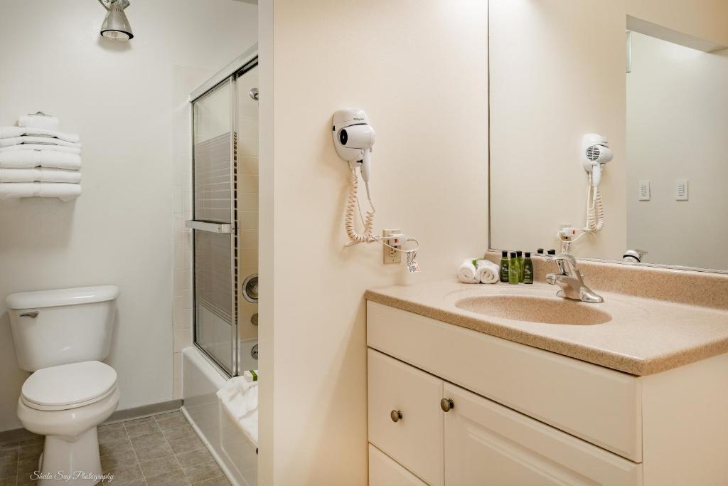 Koupelna v ubytování La Residence Suite Hotel