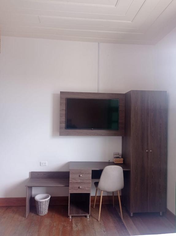 Televisyen dan/atau pusat hiburan di Hotel Gio