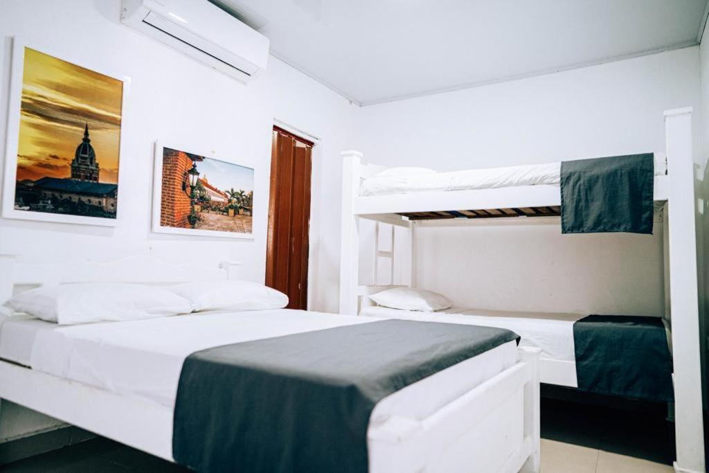 Neos Hotel Cartagena - Vierpersoonskamer Met Eigen Badkamer