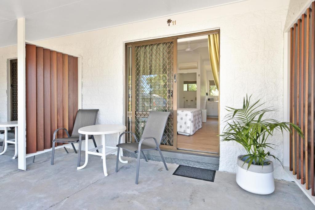 Patio nebo venkovní prostory v ubytování Kinka Palms Motel