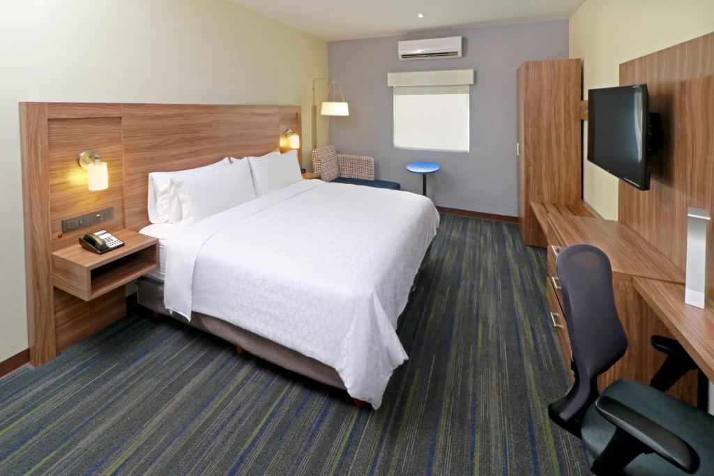 Holiday Inn Express Piedras Negras by IHG - Standardzimmer Mit Kingsize-Bett