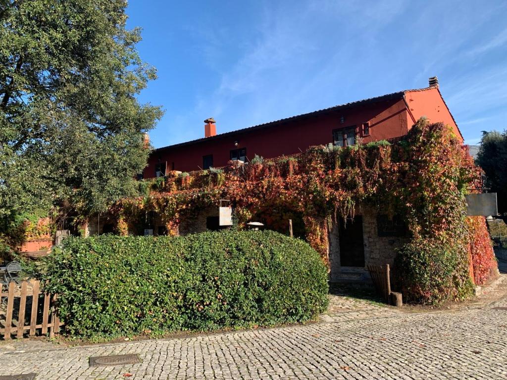 Vonkajšia záhrada v ubytovaní Casette rosse nel borgo medievale di Fossanova