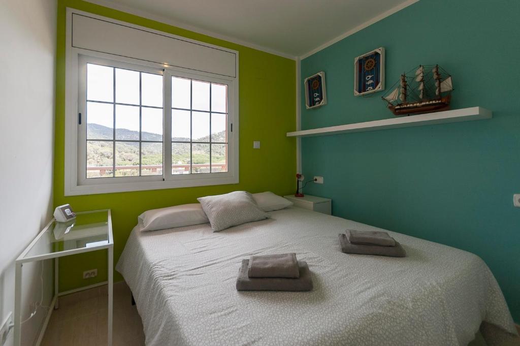 Fotografie z fotogalerie ubytování Lets Holidays Bright duplex apartment with pool v destinaci Tossa de Mar