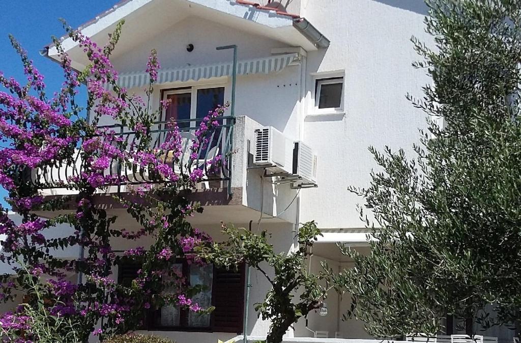 Budova, v ktorej sa apartmán nachádza
