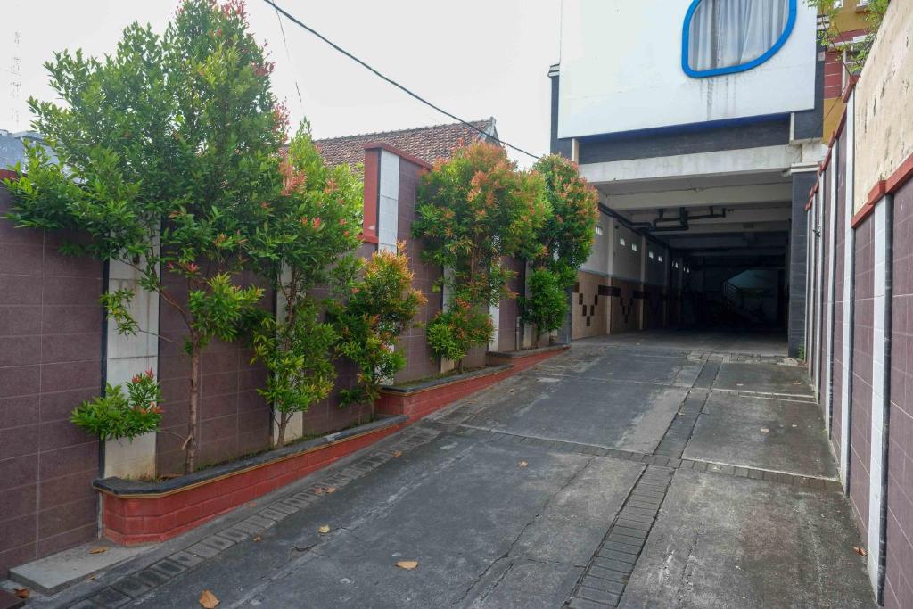 Fotografie z fotogalerie ubytování Urbanview Hotel Artama Simpang Lima by RedDoorz v destinaci Semarang