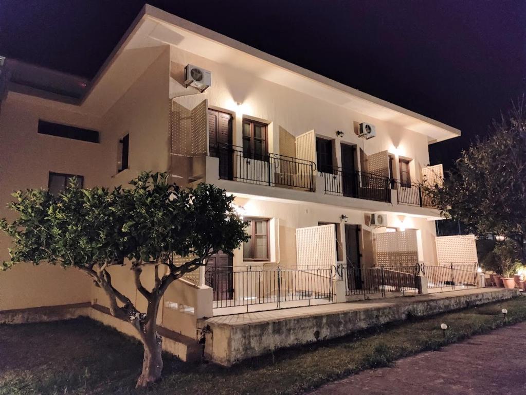 Budova, kde se aparthotel nachází