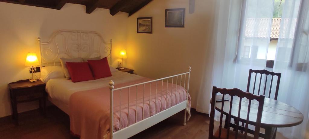 Hostal Mendaurpe Booking}
