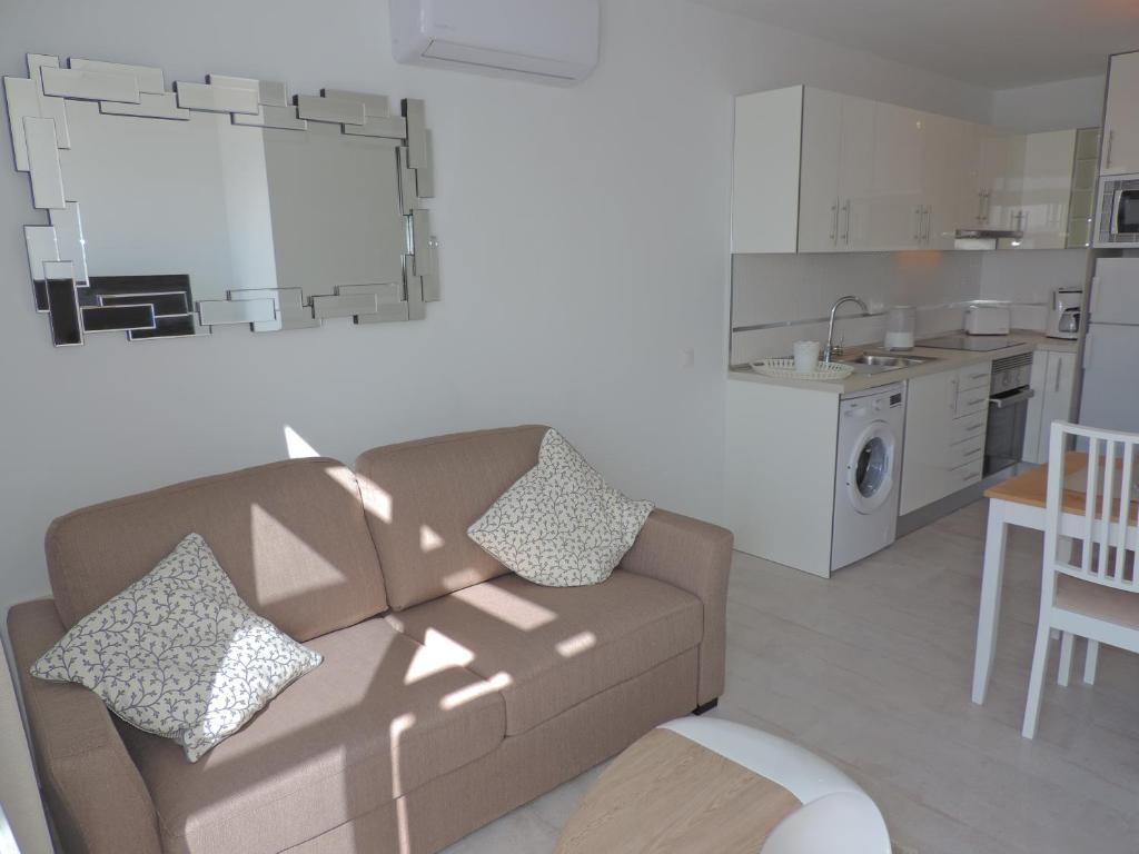 Los Gracioseros 211 - 2 Beds - 1st Floor - Air-Con - UK TV ...