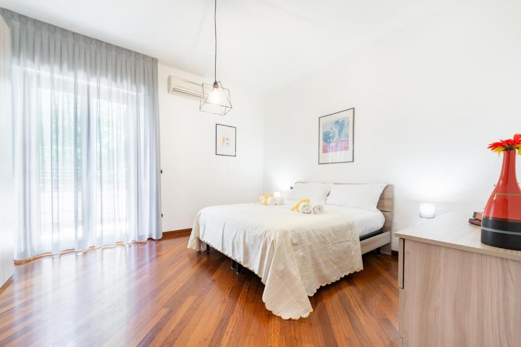 Roomy Apartment with terrace & parking - Two-Bedroom Apartment