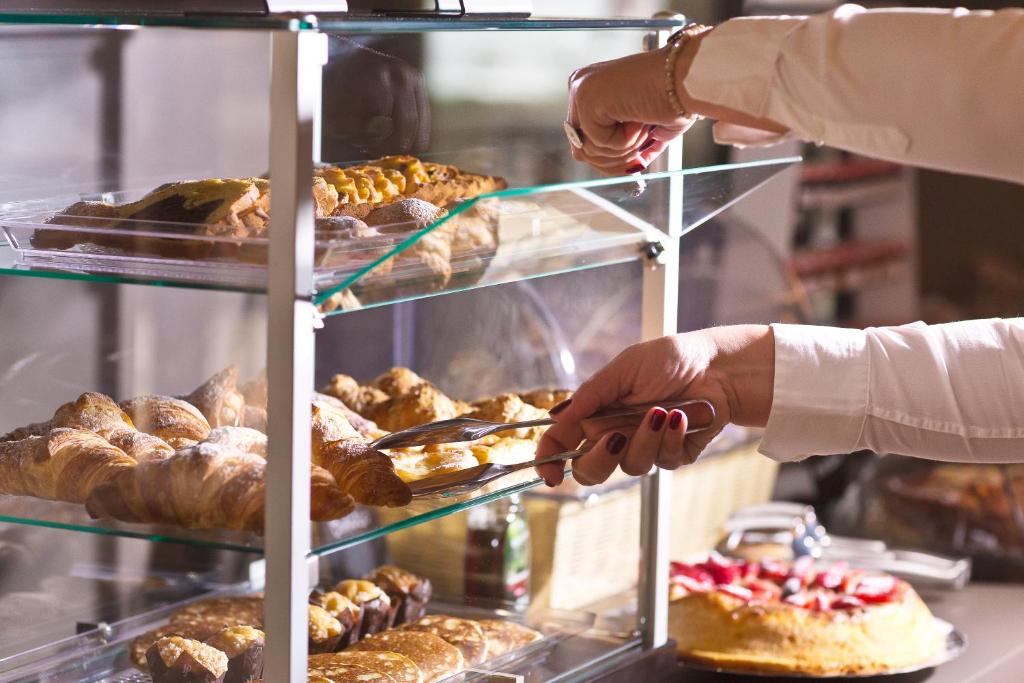 Eten bij of ergens in de buurt van het hotel

