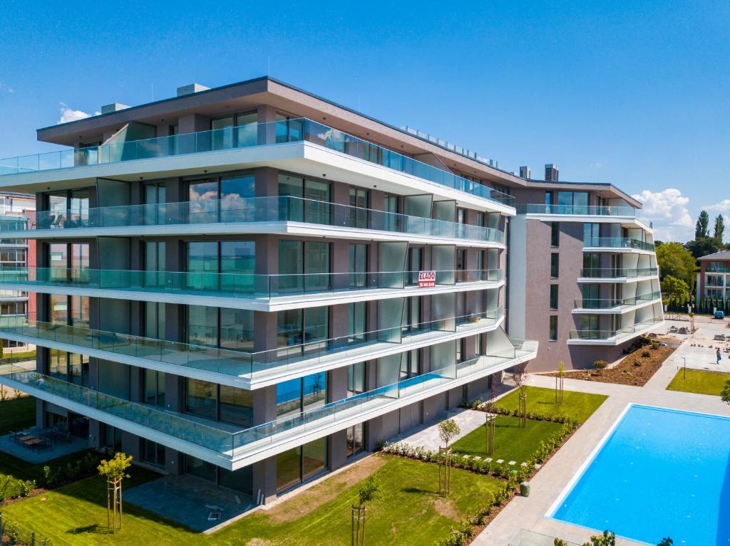 Bazén v ubytovaní MyFlat Casa Coral Apartment alebo v jeho blízkosti