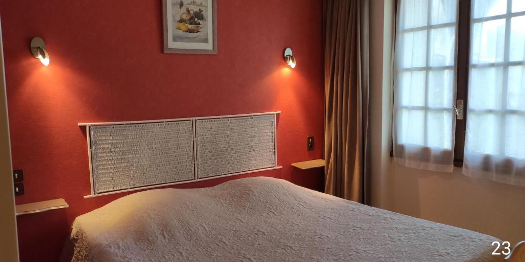 Hôtel et Restaurant Le Manoir - Echangeur A7-A9 - 24h-24h - Habitación Doble