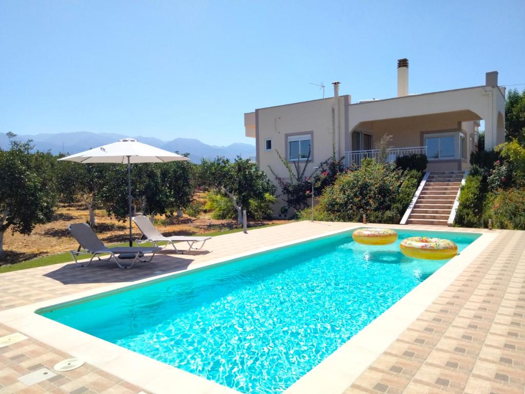 Villa Rosemagnolia, pool 35m2, in green, gardens, full sun close to everything
