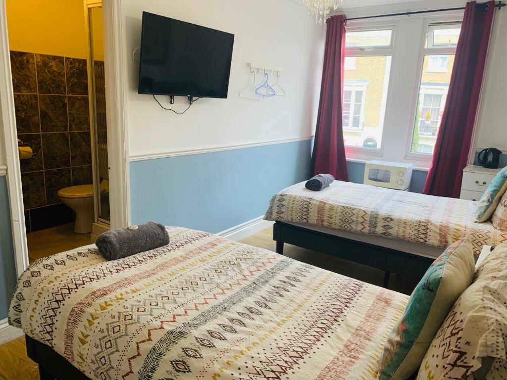 Circle Guest House Bed Only - Twin Room With Shower