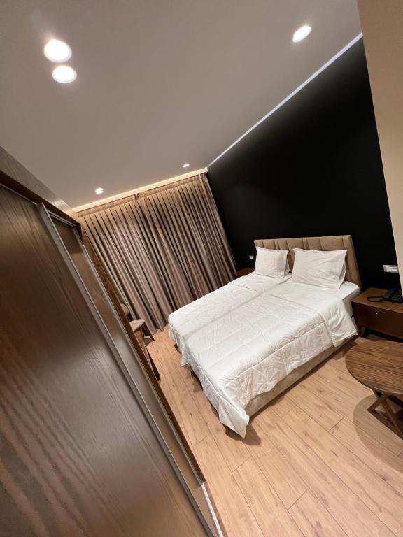 WHITE CROWN HOTEL - Deluxe Çift Kişilik Veya İki Yataklı Oda