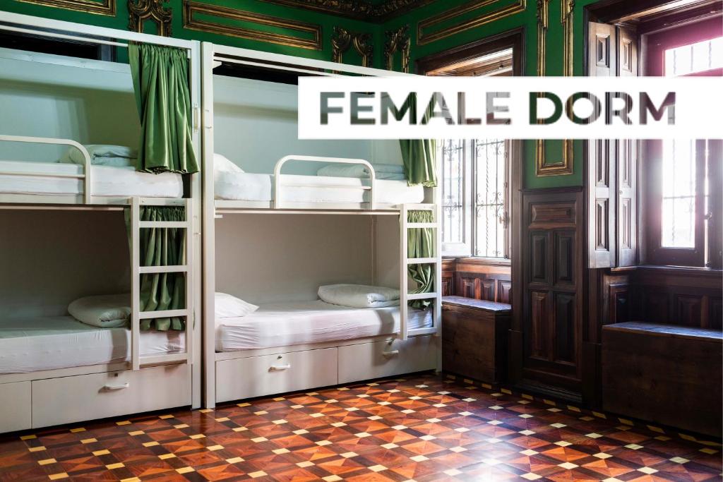 Sant Jordi Hostels Lisbon photo