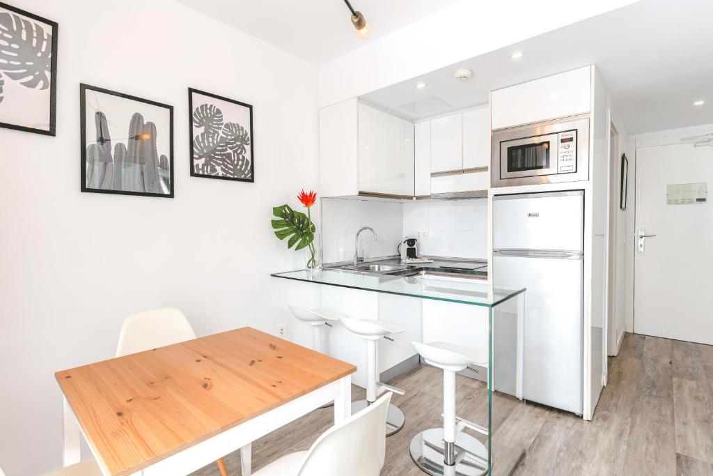 Bristol Sunset Beach - Holiday Apartments - Two-Bedroom Apartment