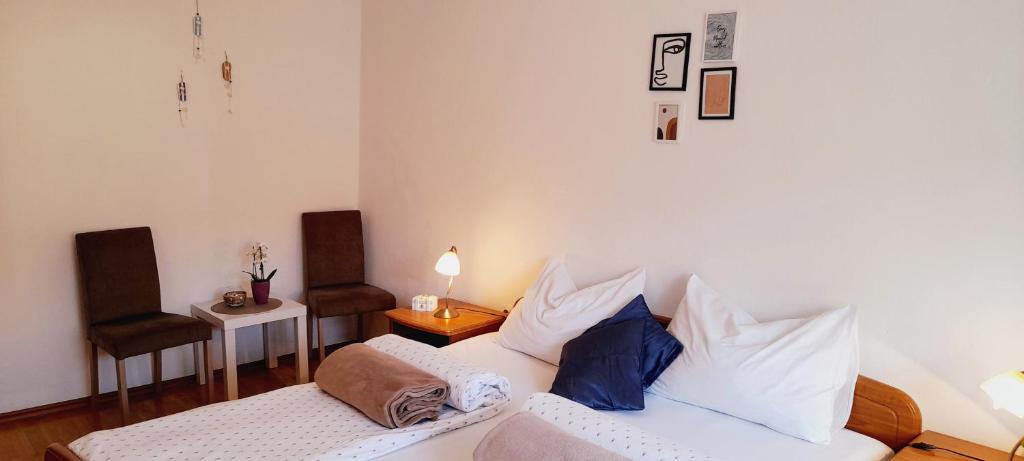 Pansion Ivan & Ivana - 1