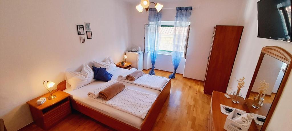 Pansion Ivan & Ivana - 16