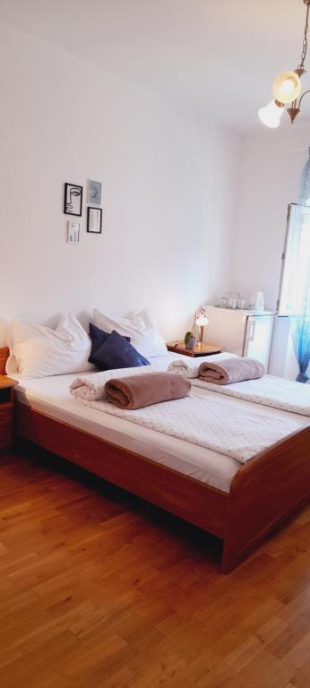 Pansion Ivan & Ivana - 11