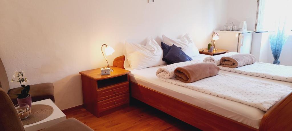 Pansion Ivan & Ivana - 2